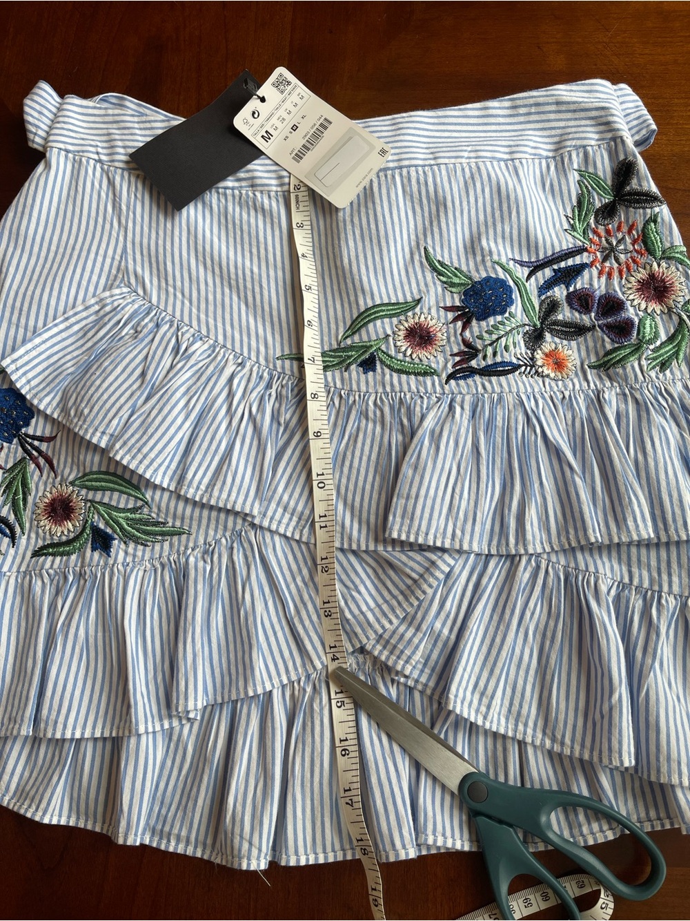 NWT Zara frilly skirt embroidered and striped white and blue size M - Picture 11 of 12